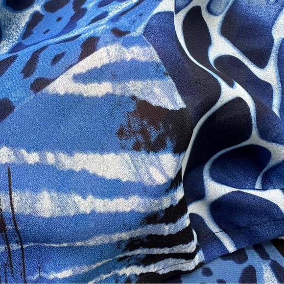 Susan Graver Roll Tab Sleeve Printed Blouse XL Blue Black Button Shirt Sheer - Picture 6 of 10